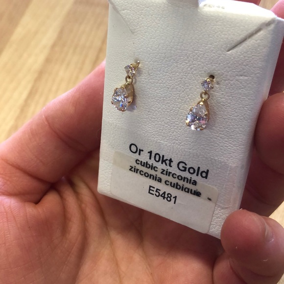 10k gold and Zirconium droplet earrings - Picture 4 of 5